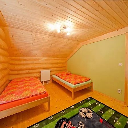 Zrubovy Dom Petra Шале